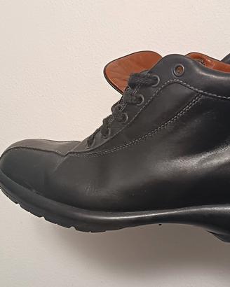 Tod's
Scarpe stringate in pelle nera