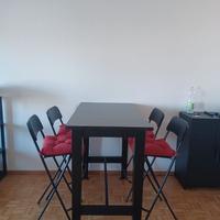 Tavolo ikea tipo bar con sedie