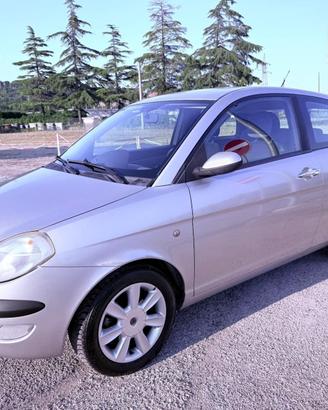 Lancia Ypsilon 1.2 16V Argento