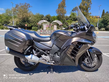 Kawasaki GTR 1400 2011