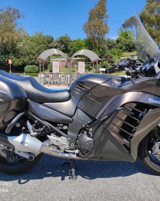 Kawasaki GTR 1400 2011