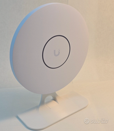 Ubiquiti U7 Pro XG table stand