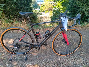 Cube Nuroad Pro C62 monocorona 1x11 Carbonio