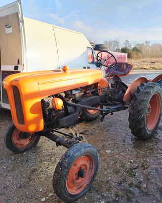 trattore Fiat 211
