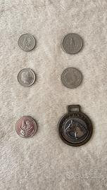 Lotto Monete Estere e Ciondolo/Medaglia Vintage AR