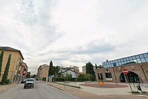 Bilocale a Erba con Balcone
