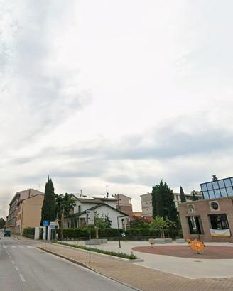 Bilocale a Erba con Balcone