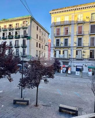 2 LOCALI A NAPOLI