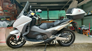 Honda Integra 750