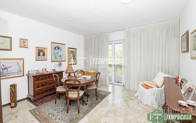 2 locali con box in buone condizioni