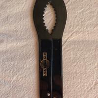 Pinza multiuso in metallo cromato nero - Martini.
