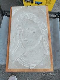 madonna scolpita a mano in pietra dura