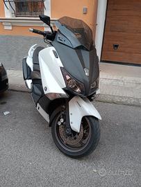  Yamaha Tmax 530