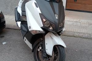  Yamaha Tmax 530