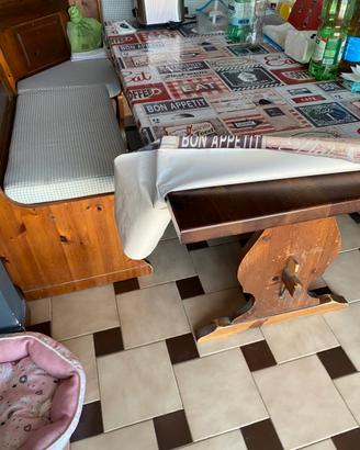 Cassapanca con tavolo e sedie legno massello