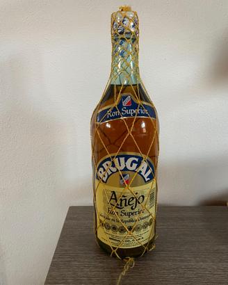 Bottiglia di Brugal Anejo Superior anni 90