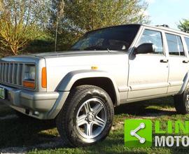 JEEP Cherokee Classic 2.5 TD 4 x4 ben tenuto