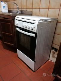 fornello a gas con forno