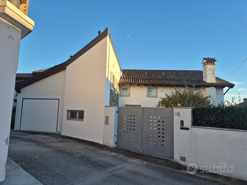 Villa di pregio con giardino