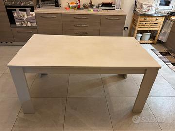 Tavolo da pranzo piu sedie