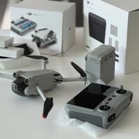 DJI Mini 3 Pro (con DJI RC + Fly More Kit)