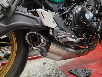 KAWASAKI Z650RS AKRAPOVIC COMPLETO