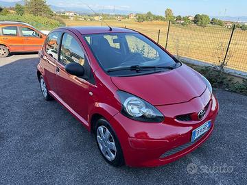 Toyota Aygo 1.0 12V VVT-i 5 porte Now Connect
