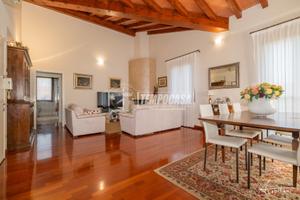 QUADRILOCALE CON TERRAZZO