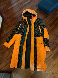 Cappotto lungo trapuntato  Versace in arancione