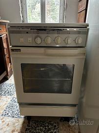 CUCINA A GAS TECNOGAS CON FORNO