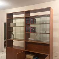 LIBRERIA CON VETRINE SCORREVOLI IN VETRO