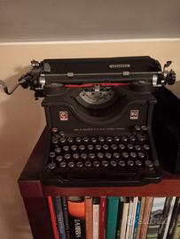Macchina da scrivere Olivetti M40