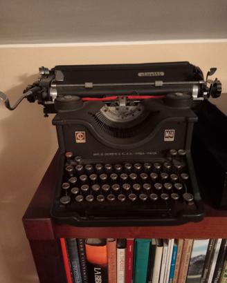 Macchina da scrivere Olivetti M40