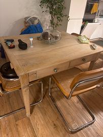 Tavolo allungabile in legno chiaro