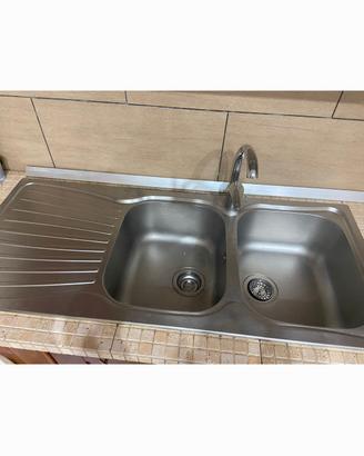  piano cottura e lavabo