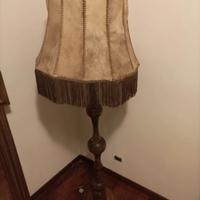 LAMPADA DA TERRA VINTAGE LEGNO PELLE DI PERGAMENA