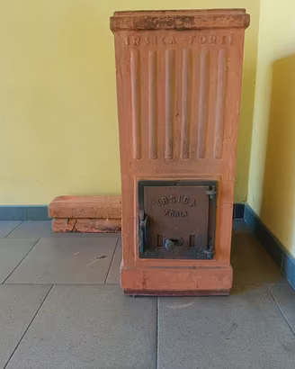 Antica stufa in terracotta IRSICA