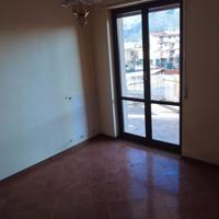 Appartamento, zona Mondragone centro