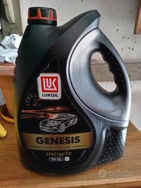 Olio motore per auto a benzina