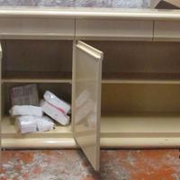 Madia in legno beige laccato