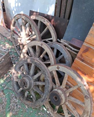 Ruote carro di legno