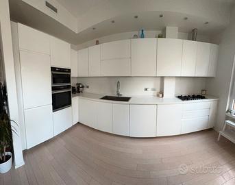 Cucina IKEA VOXTORP bianco opaco  - angolare 6 mt