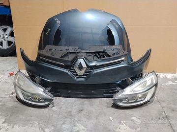 RENAULT CLIO 1.2TB MUSO COMPLETO FARI LED 16-19