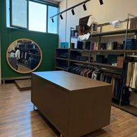Arredamento negozio abbigliamento