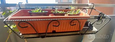 Nr. 4 Antiche fioriere in ferro battuto con ganci