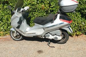 Piaggio X8 200