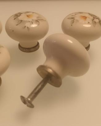 Pomelli per mobili in ceramica
