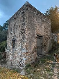 Rustico da ristrutturare