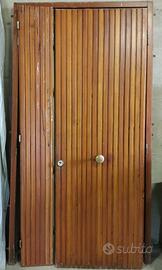 Porta entrata blindata in legno massello. 