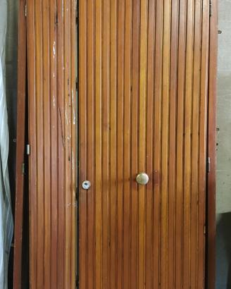 Porta entrata blindata in legno massello. 